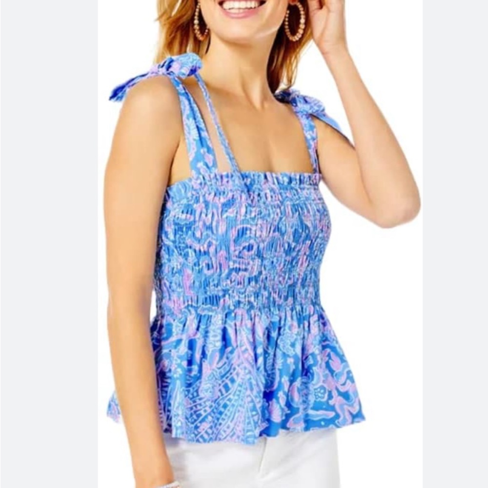🌴Lilly Pulitzer Rivera Smocked Top in Boca Blue Sea What I See. Size Small.